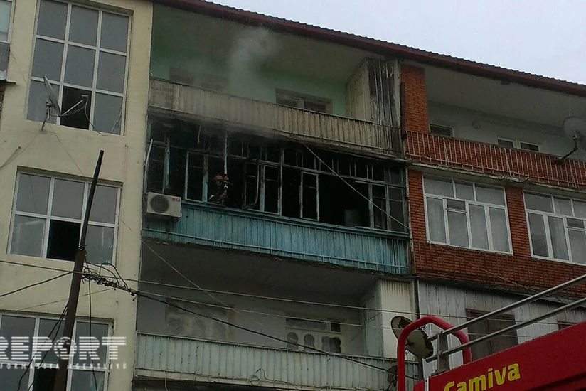 ​Lənkəranda beşmərtəbəli binada yanğın baş verib - FOTO