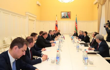 Azərbaycan və Slovakiyanın Baş nazirlərinin görüşü olub