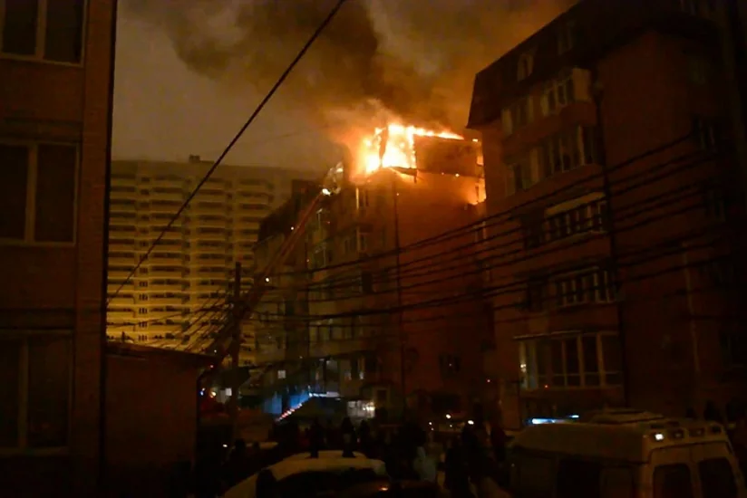 При пожаре в Краснодаре выгорело 20 квартир - ВИДЕО