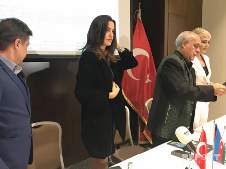 Türkiyəli aktrisa Bakıya gəlib