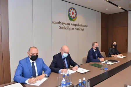 Ceyhun Bayramov Əlcəzairin Azərbaycandakı yeni səfiri ilə görüşüb