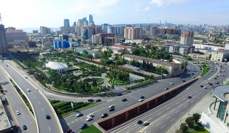 Azərbaycan Prezidenti Xətai rayonunda yeni yaradılan park kompleksinin açılışında iştirak edib