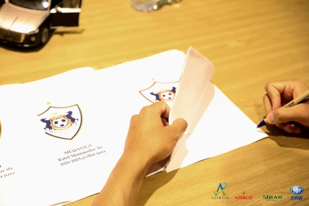 Карабах продлил контракты с еще двумя игроками