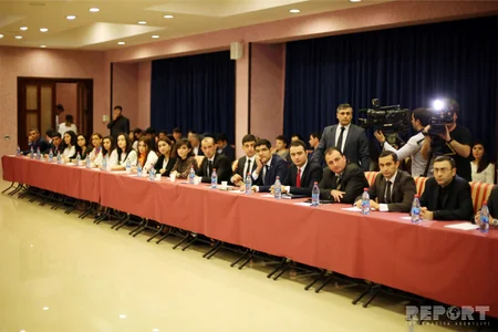 ​Bakıda “Milli-mənəvi dəyərlərimiz və gənclərin vətənpərvərlik ruhunda tərbiyəsi” mövzusunda konfrans keçirilib