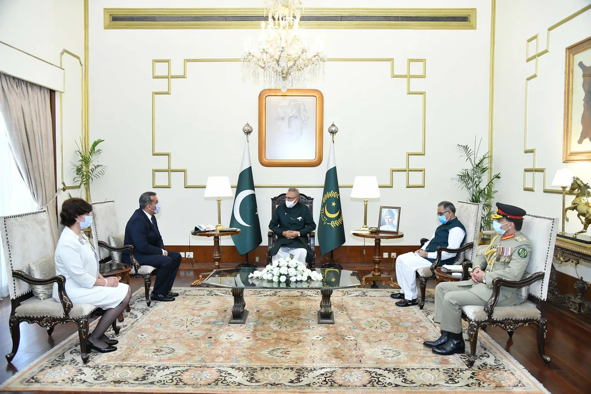 Azərbaycan səfiri etimadnaməsini Pakistan Prezidentinə təqdim edib
