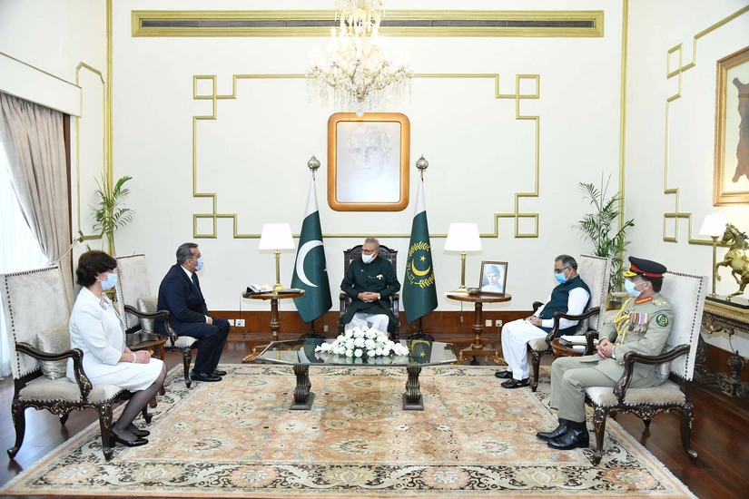 Azərbaycan səfiri etimadnaməsini Pakistan Prezidentinə təqdim edib