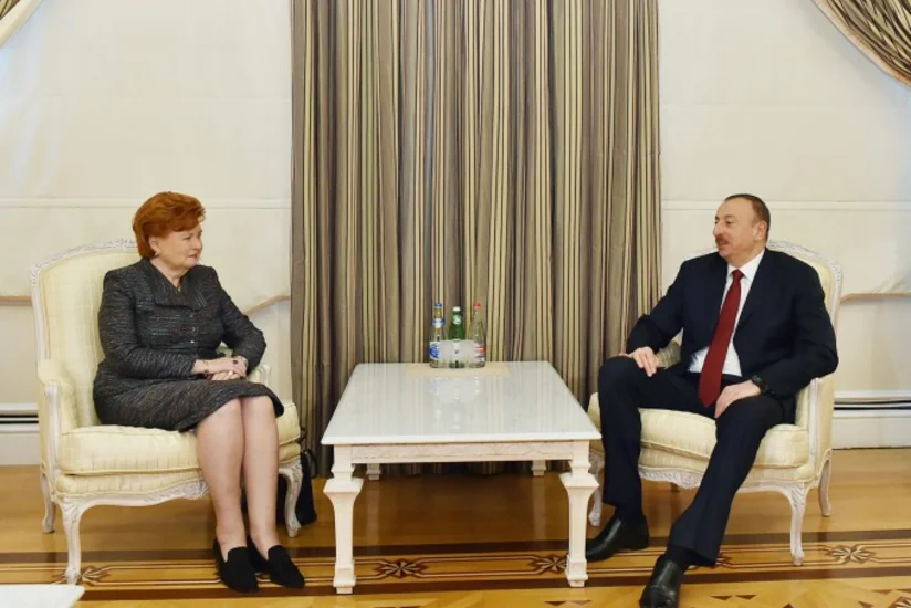 Prezident İlham Əliyev Latviyanın sabiq dövlət başçısını qəbul edib