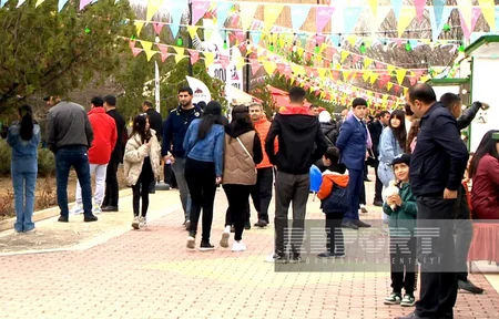 Naxçıvanda “Novruz şəhərciyi”nin ikinci günü - FOTOREPORTAJ