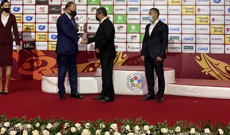 Sadıq Sadıqov Beynəlxalq Cüdo Federasiyası tərəfindən mükafatlandırılıb