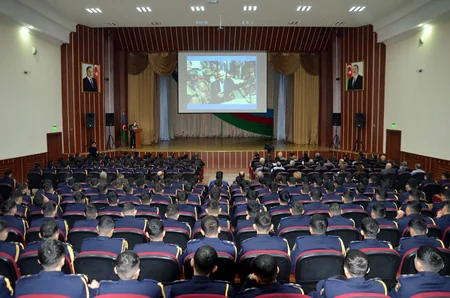 “İlham Əliyev və ordu quruculuğu” mövzusunda elmi-metodiki seminar keçirilib