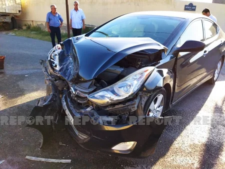 Sumqayıtda iki avtomobil toqquşub - VİDEO