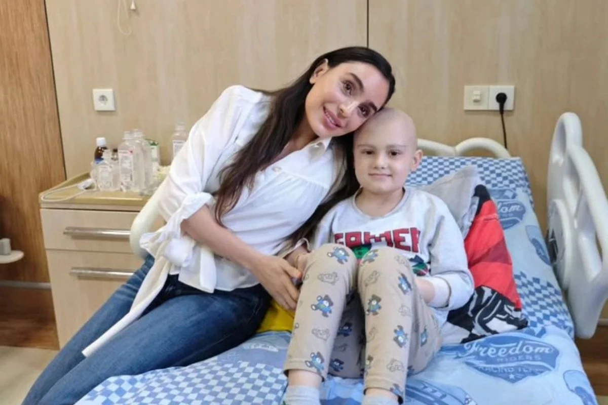 Лейла Алиева навестила детей, проходящих лечение в Национальном центре онкологии в Баку