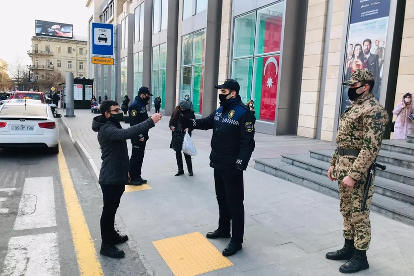 Bakıda tibbi maskalardan düzgün istifadə etməyənlər cərimələnib
