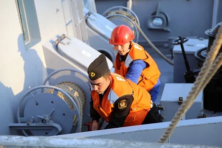 Müdafiə naziri Zakir Həsənov Xəzər dənizində keçirilən təlimləri izləyib