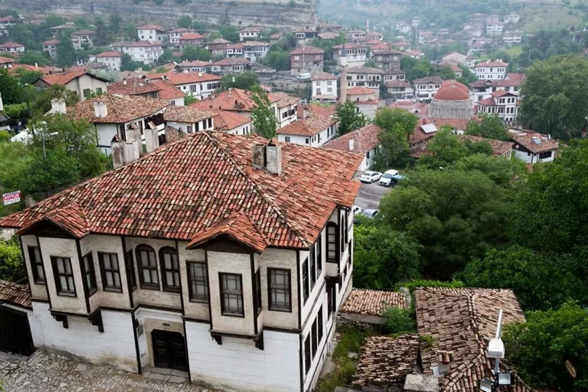 Bu il Azərbaycan vətəndaşları Türkiyədə ev alışını 42 %-dən çox azaldıb