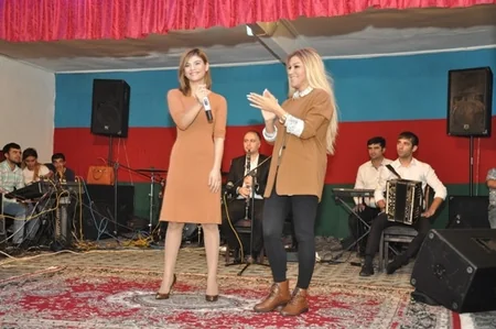 Bakıdakı qadın həbsxanasında məhkumlara konsert verilib