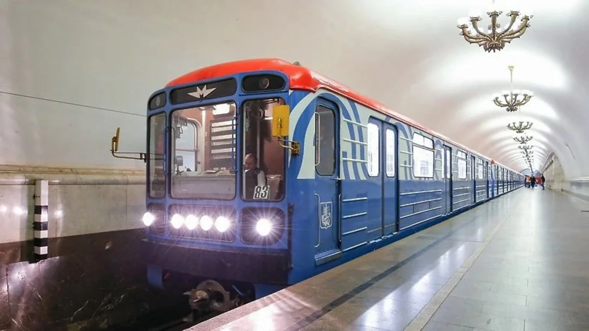 Сбой произошел на синей ветке московского метро