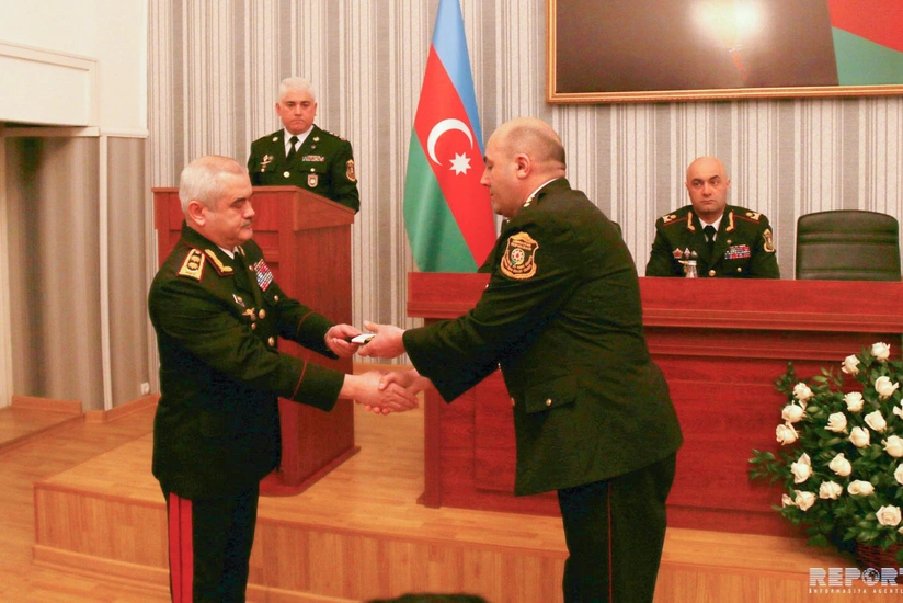 Dövlət Xidmətinin rəisi əməkdar jurnalistə rütbə verib - FOTO