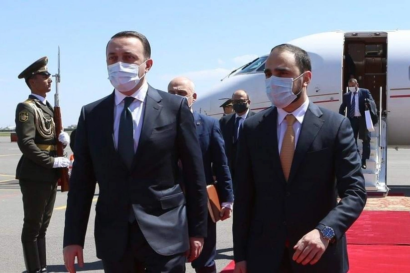 Gürcüstanın baş naziri Ermənistandadır 