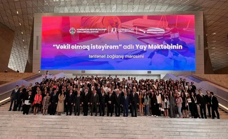 Vəkil olmaq istəyirəm adlı yay məktəbinin bağlanış mərasimi keçirilib