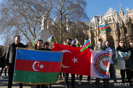 Azərbaycanlılar Xocalı soyqırımının 27-ci ildönümü ilə əlaqədar Londonda yürüş-mitinq keçiriblər - FOTO - VİDEO