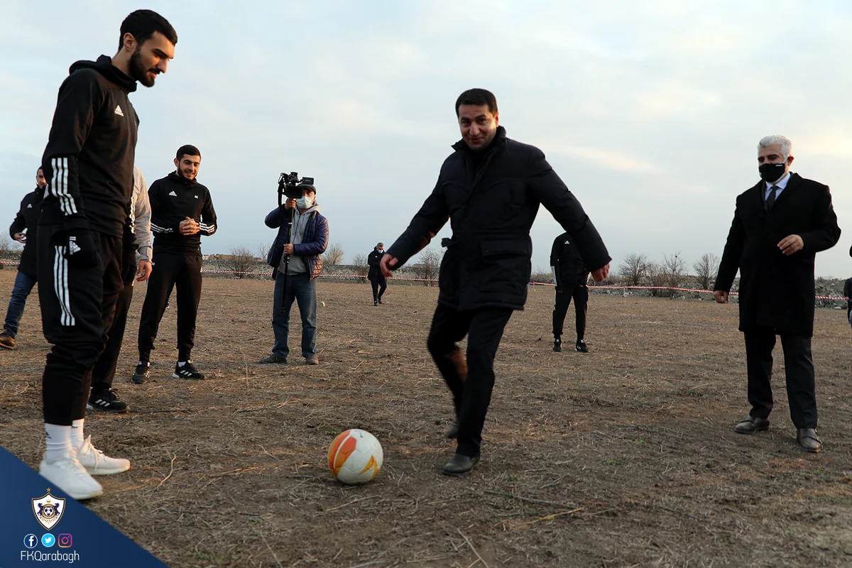Hikmət Hacıyev Ağdamda Qarabağla futbol oynadı