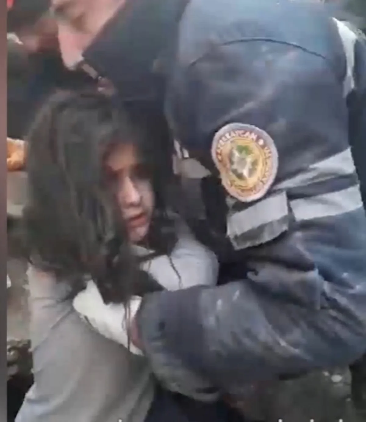 Azərbaycanın xilasediciləri 2 bacını 128 saat sonra dağıntılar altından xilas edib