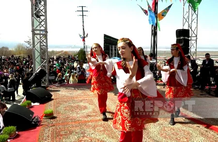 Naxçıvanda “Novruz şəhərciyi”nin ikinci günü - FOTOREPORTAJ