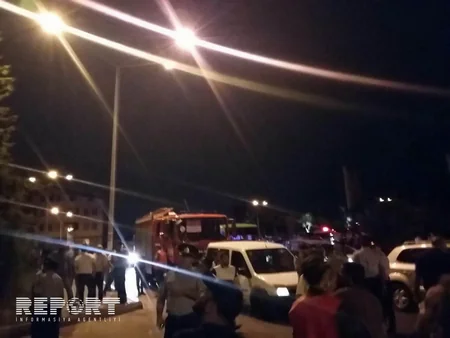 Binəqədidəki yanan binada yanğın olub - FOTO