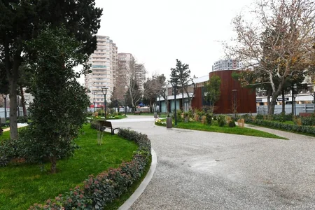 President Ilham Aliyev views ongoing renovation works in another park in Baku