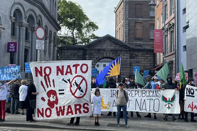 В Дублине прошли протесты против отказа Ирландии от военного нейтралитета