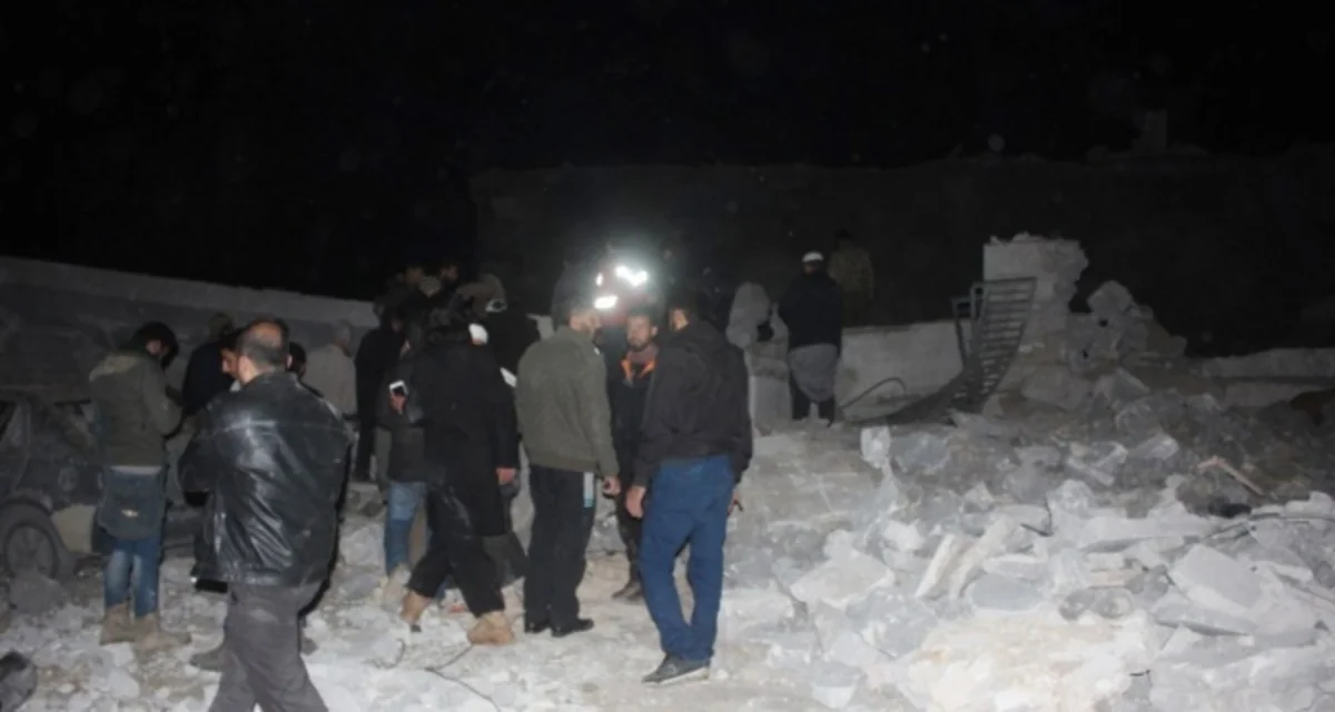 Suriyanın Hələb şəhərində məscidə endirilmiş hava zərbəsi zamanı ölənlərin sayı 63-ə çatıb - YENİLƏNİB