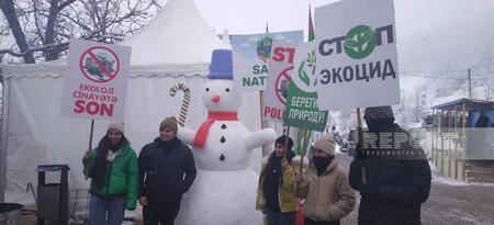 Interesting step by protesters on Khankandi-Lachin road