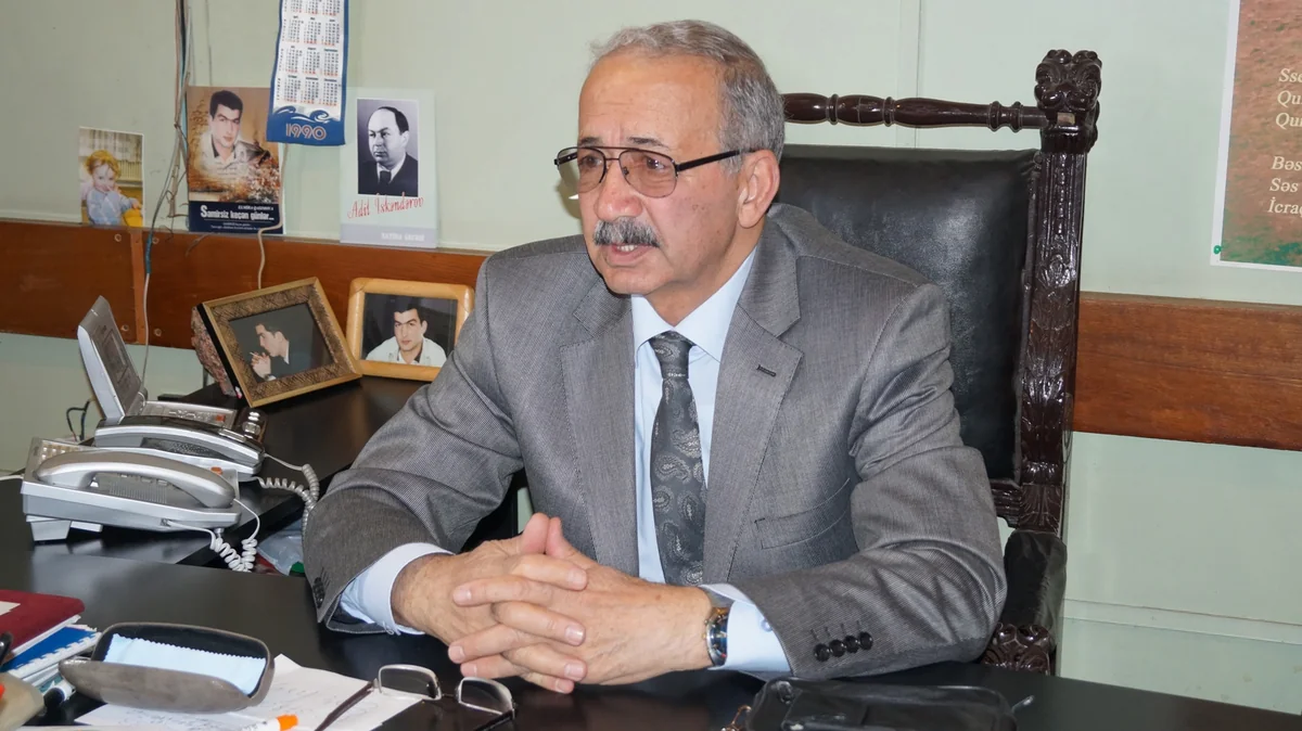 Elxan Qasımovun qızı: Atamın ağciyərləri süni ventilyasiya cihazından ayrılıb
