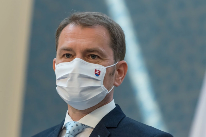 Slovakiyanın baş naziri COVID-19-u kommunistlərlə müqayisə etdi