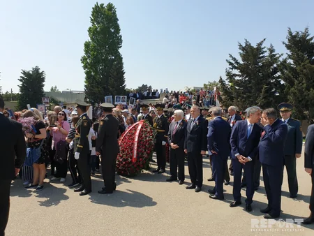 MDB ölkələrinin səfirləri Bakıda Qələbə Gününə həsr olunmuş tədbirlərdə iştirak ediblər - FOTO