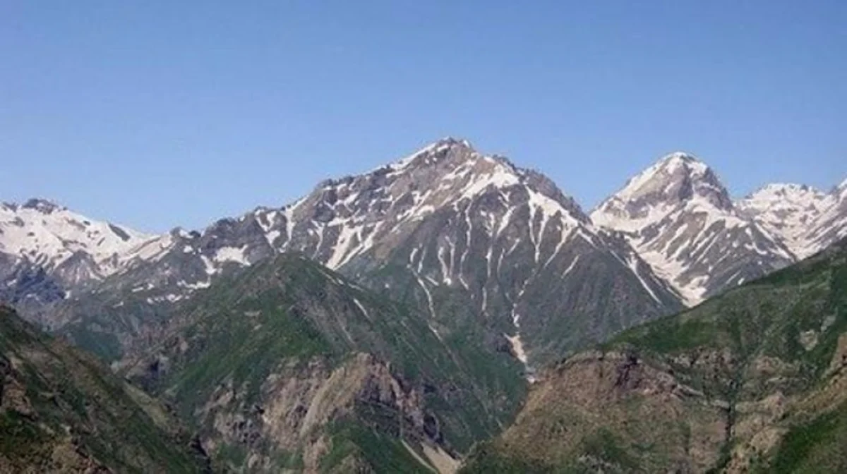 İran 60 ildən sonra Kandil dağına dövlət bayrağını sancib