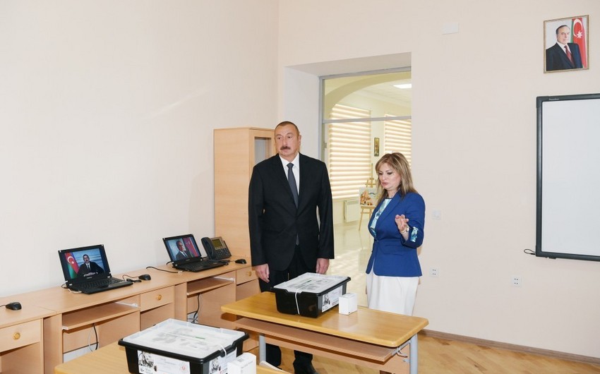 Dövlət başçısı  8 nömrəli tam orta məktəbdə əsaslı təmirdən sonra yaradılan şəraitlə tanış olub - YENİLƏNİB