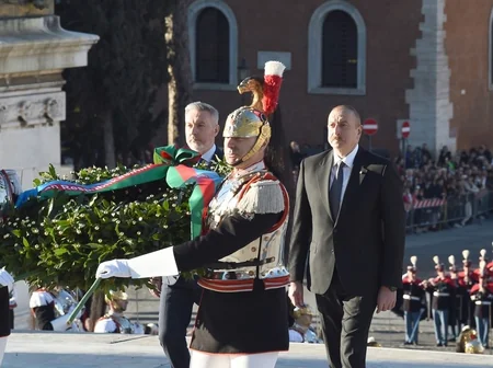 Prezident İlham Əliyev Romada naməlum əsgər abidəsini ziyarət etdi - FOTO