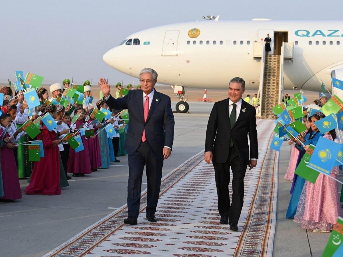 Президент Казахстана прибыл в Туркменистан на конференцию ООН
