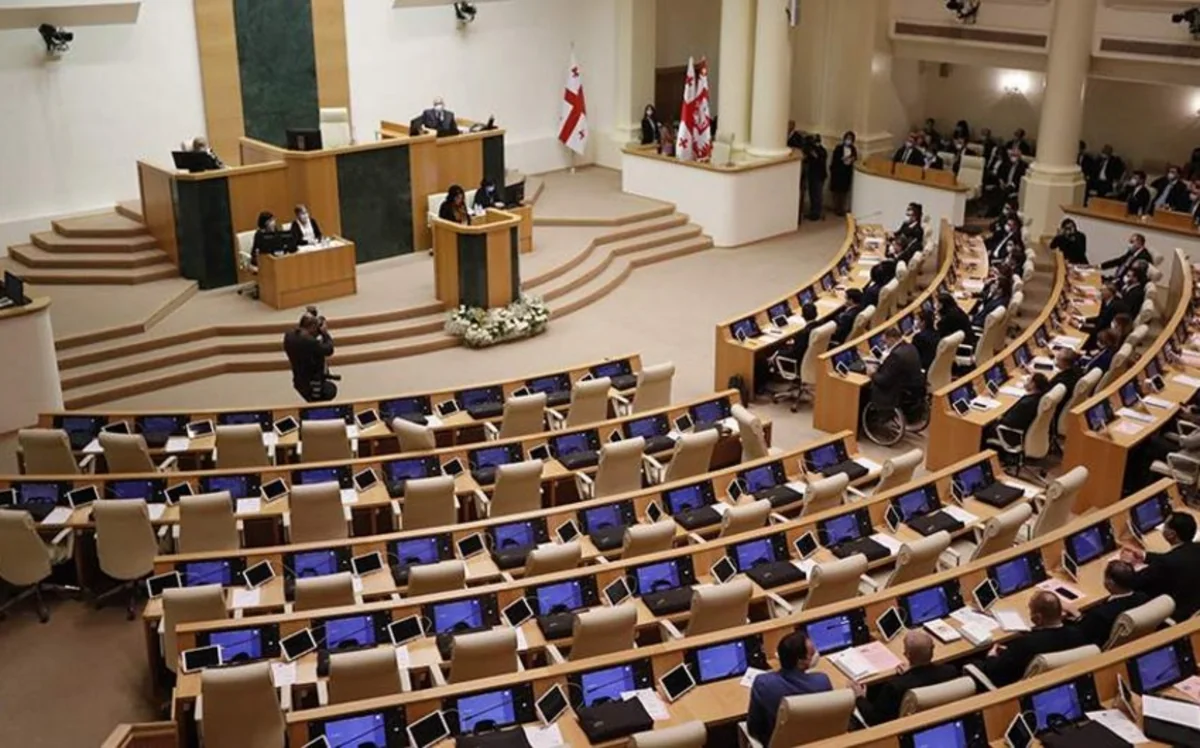 Парламент Грузии преодолел вето президента на закон об иноагентах