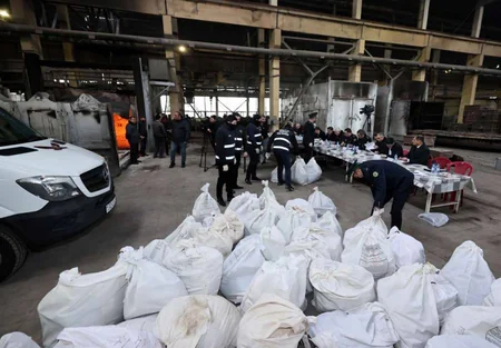 Azərbaycandan tranzit yolla Avropaya çatdırılmalı olan 272 milyon avroluq narkotik məhv edilib