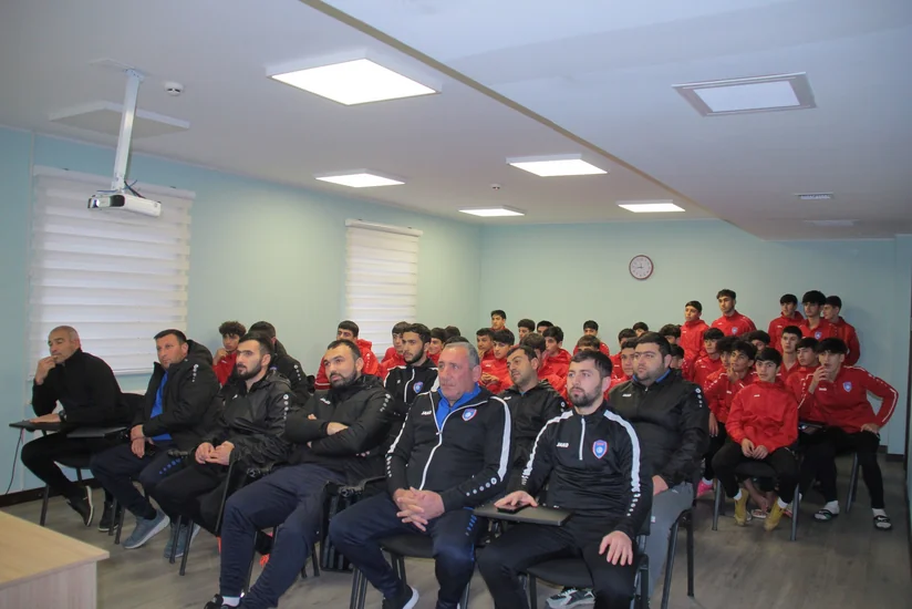 “Turan Tovuz” Futbol Akademiyasının məşqçi və futbolçu heyətinə seminar keçirilib