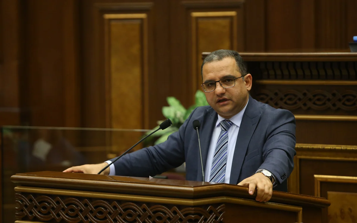 Armenian Economy Minister resigns