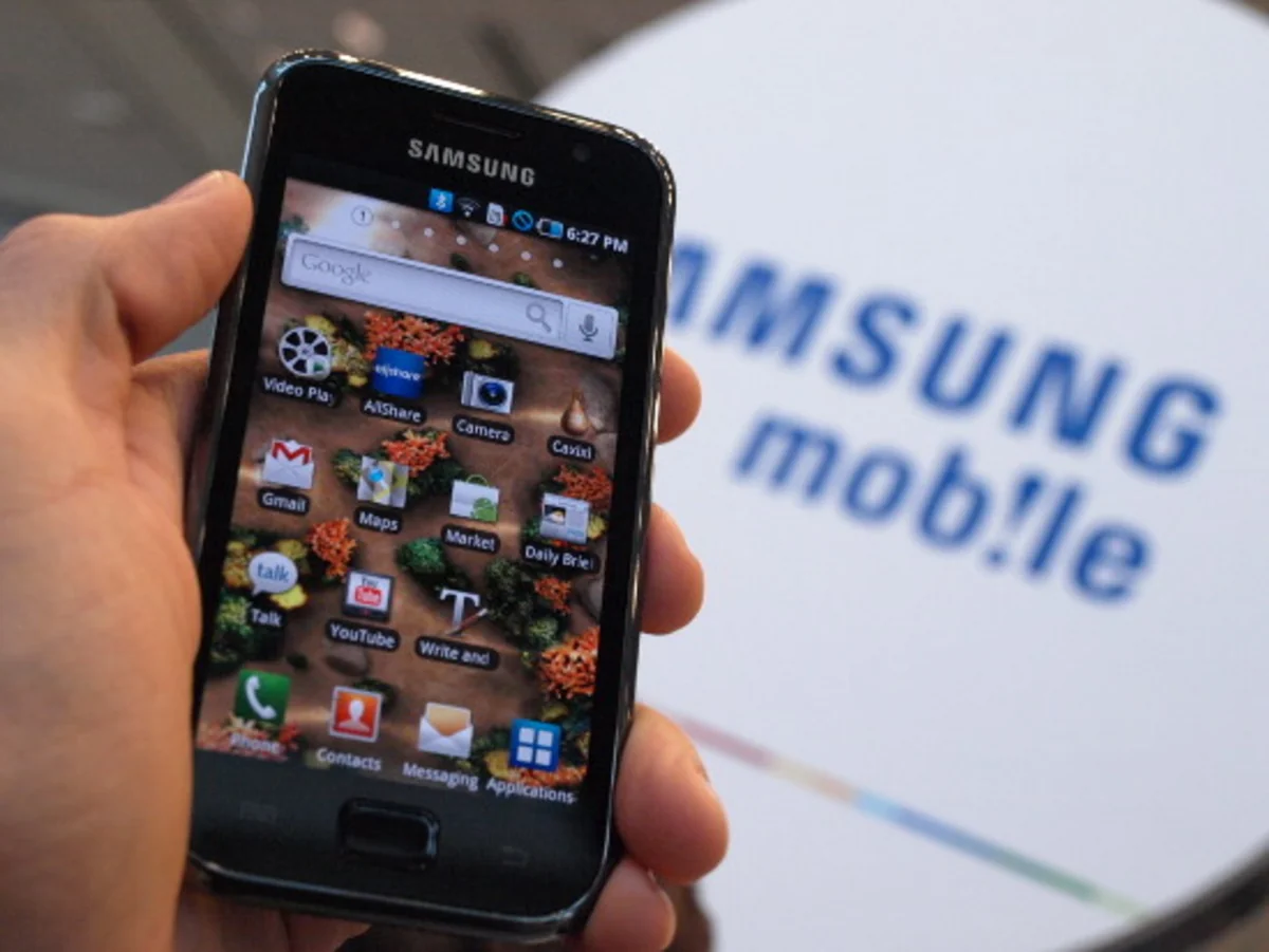 Samsung smartfon bazarında liderliyi ələ alıb