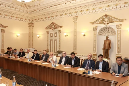Diaspor Komitəsinin sədri Rusiyada işləyən azərbaycanlı həkimlərlə görüşüb