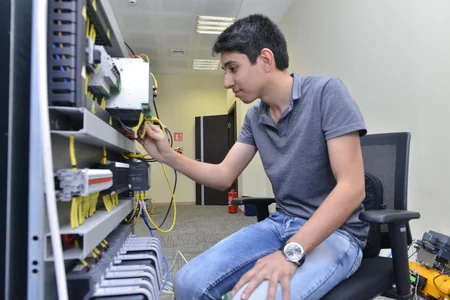 BHOS students take internship at Emerson