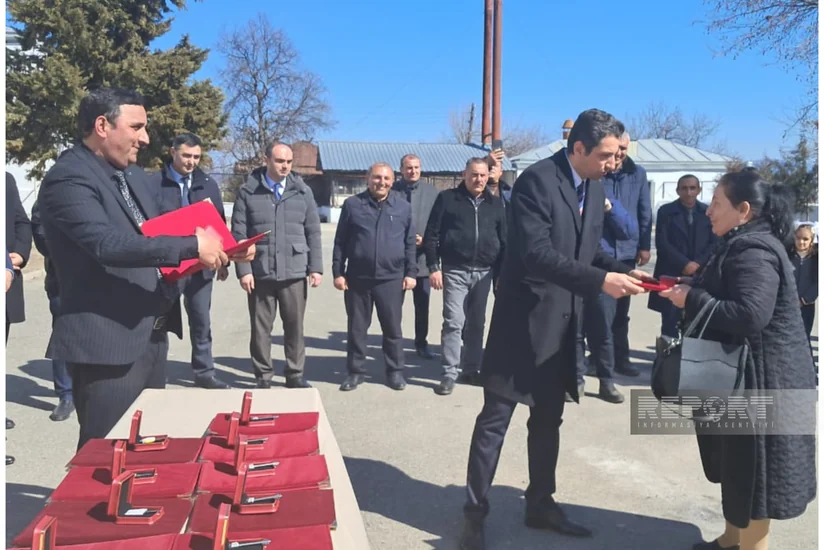 Ağdərənin Həsənriz kəndinə növbəti köç karvanı çatıb, açarlar təqdim edilib - YENİLƏNİB-2