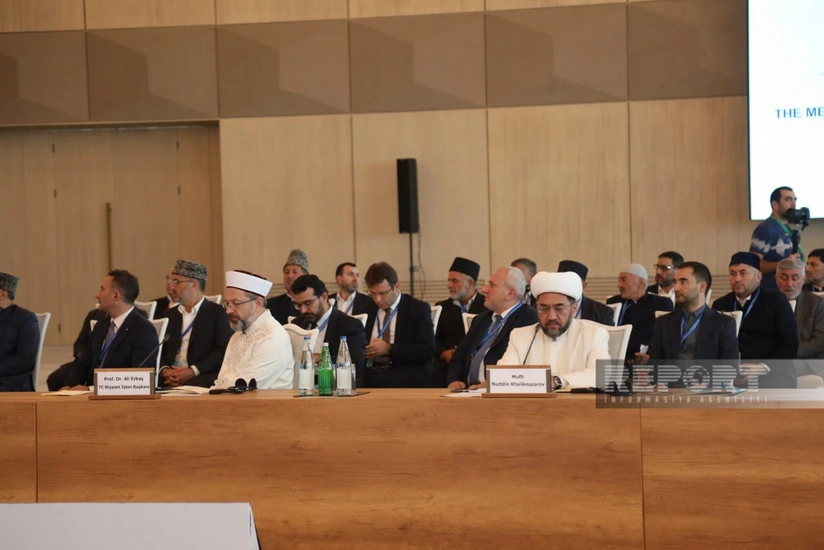 Əli Erbaş: “Dini qurumlar xalqların ürəyi kimidir”