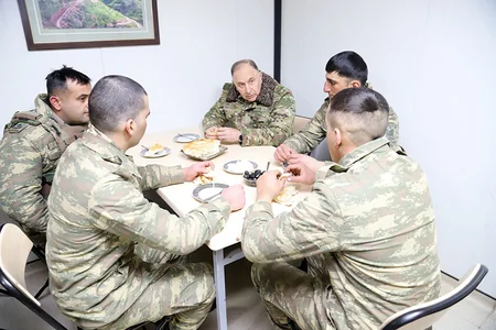 Проверена боеготовность воинских частей в Кяльбаджаре и Лачыне